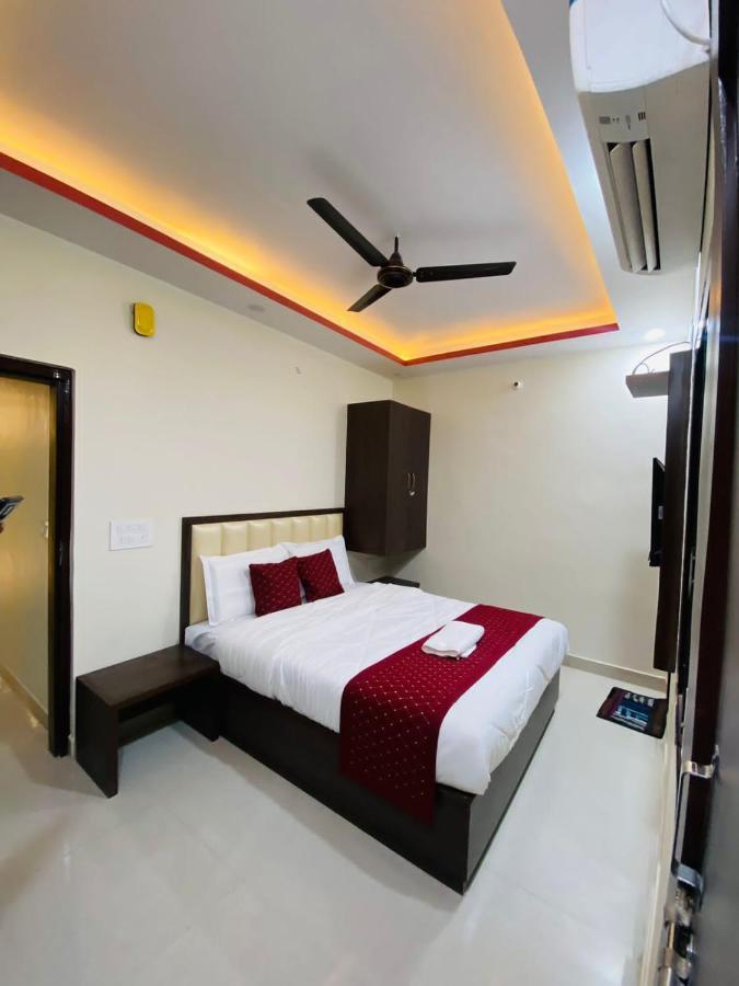 Hotel Grill Inn Lucknow Buitenkant foto