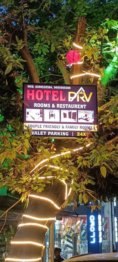 Hotel Grill Inn Lucknow Buitenkant foto