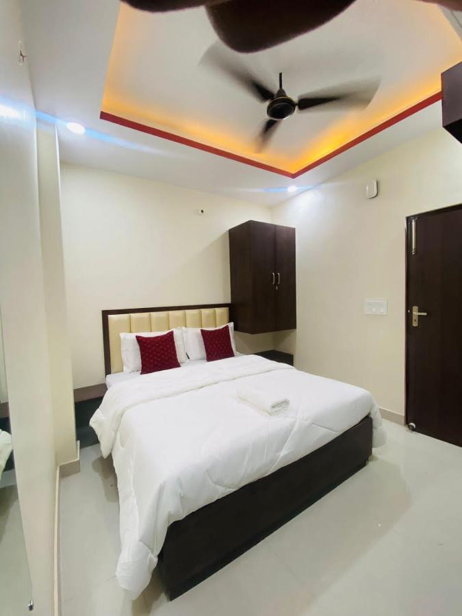 Hotel Grill Inn Lucknow Buitenkant foto